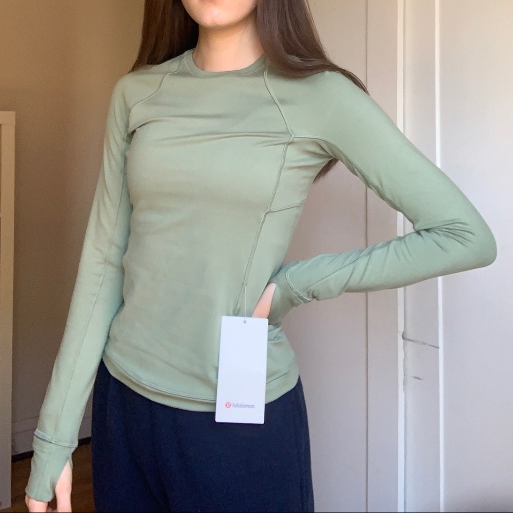 NEW WITH TAGS LULULEMON LONG SLEEVE (SZ 4)